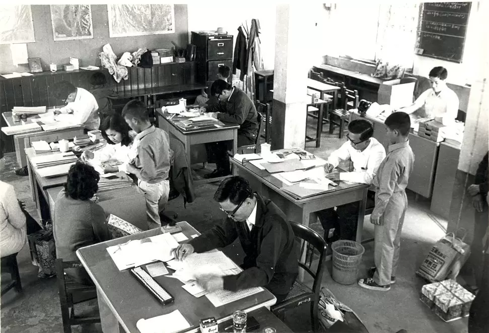 1965至1971年間陸續於台灣各地設立家扶中心，服務據點遍及全台及離島